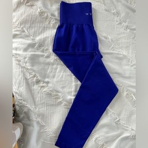 NVGT SOLID SEAMLESS LEGGINGS